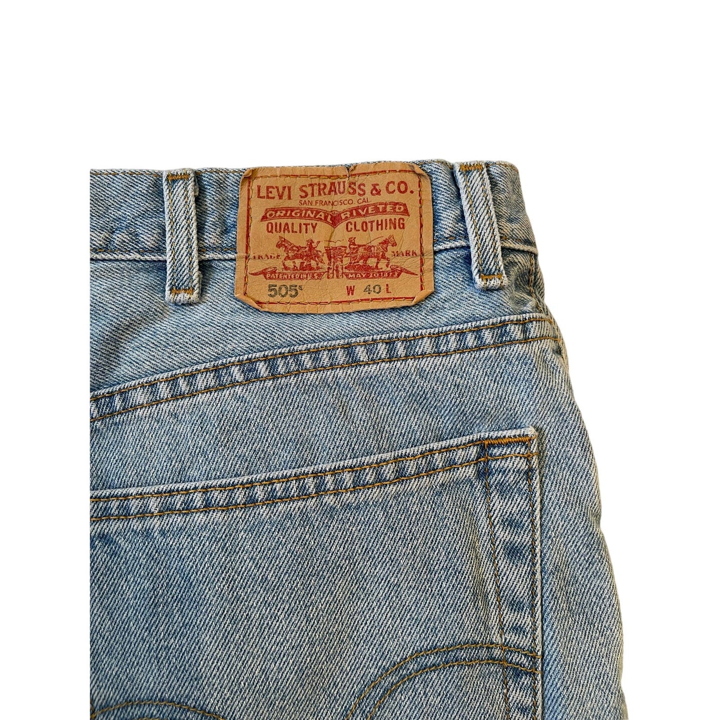 Vintage Levi's 505 Men's Denim Jean Shorts Size 40R Lighter Wash Y2K / Late 90's