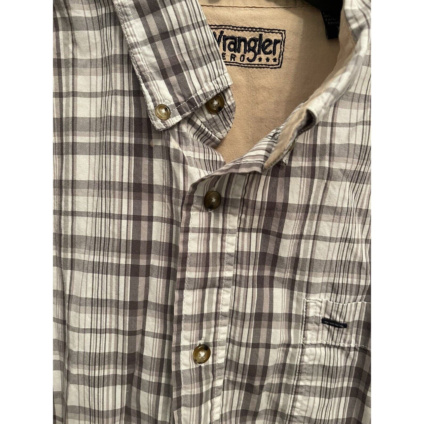 Wrangler Hero Men's XL Button Up Short Sleeve Plaid Collared Shirt